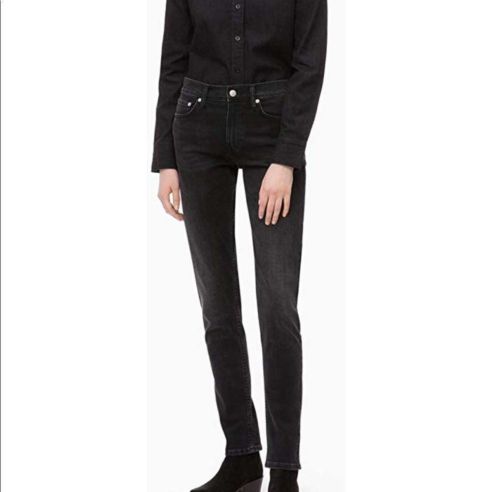 Calvin Klein: mid rise slim jeans